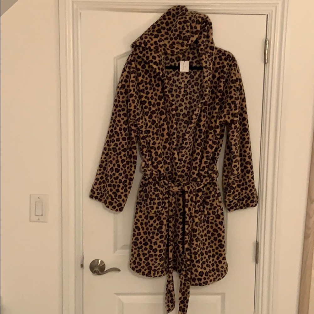 VERA BRADLEY cheetah shower robe